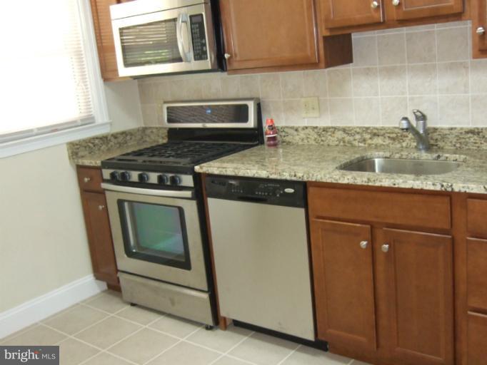 3205 Dorithan Road Baltimore, MD 21215 - Photo 4 of 18 Kitchen