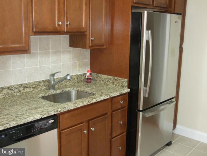 3205 Dorithan Road Baltimore, MD 21215 - Photo 8 of 18 Kitchen