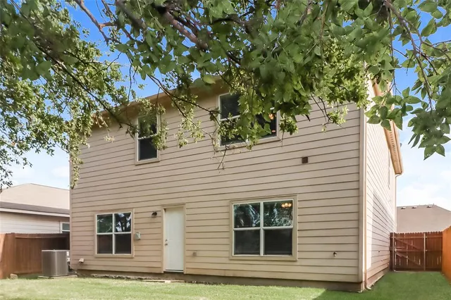 $2,450 | 321 Misty Mountain Drive, Fort Worth, TX 76140