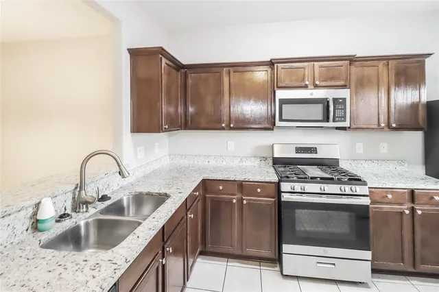 $2,450 | 321 Misty Mountain Drive, Fort Worth, TX 76140