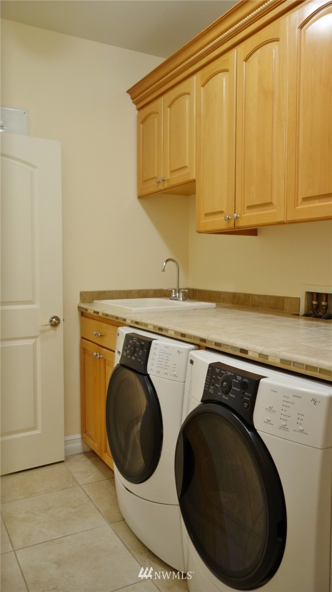 16604 Sylvester Road Southwest Burien, WA 98166 - Photo 13 of 25