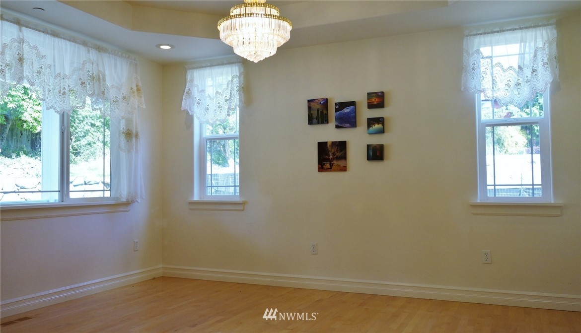 16604 Sylvester Road Southwest Burien, WA 98166 - Photo 8 of 25