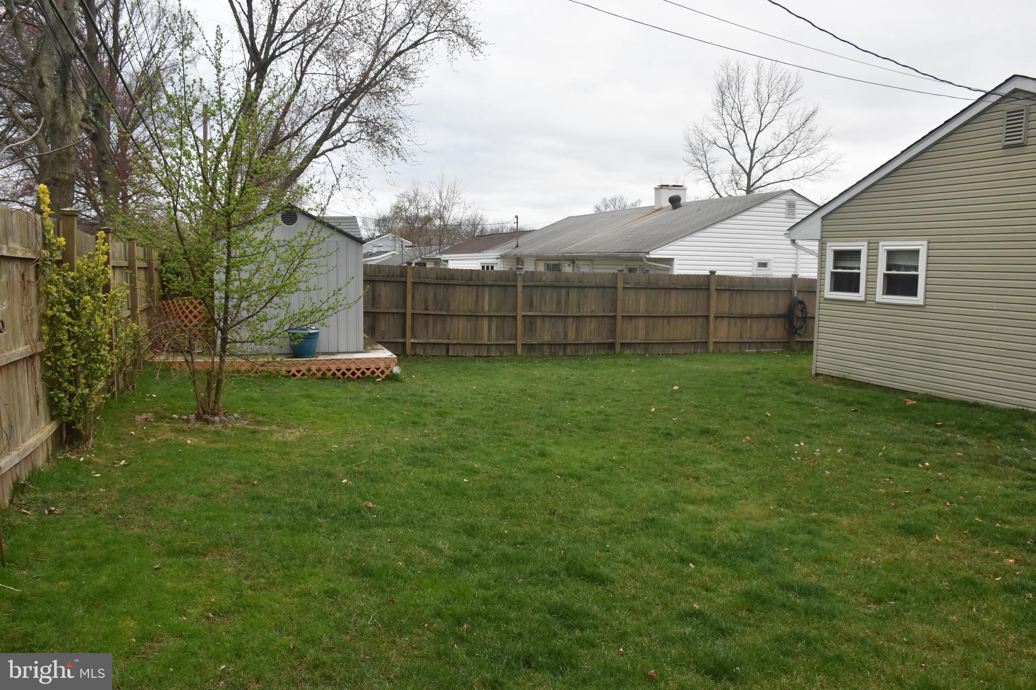 824 Dunbury Road Fairless Hills, PA 19030 - Photo 5 of 31 Private backyard