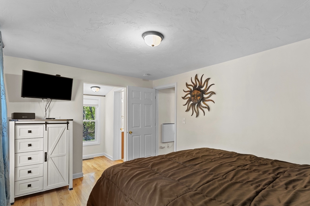 31 Mixter Road Holden, MA 01520 - Photo 14 of 27
