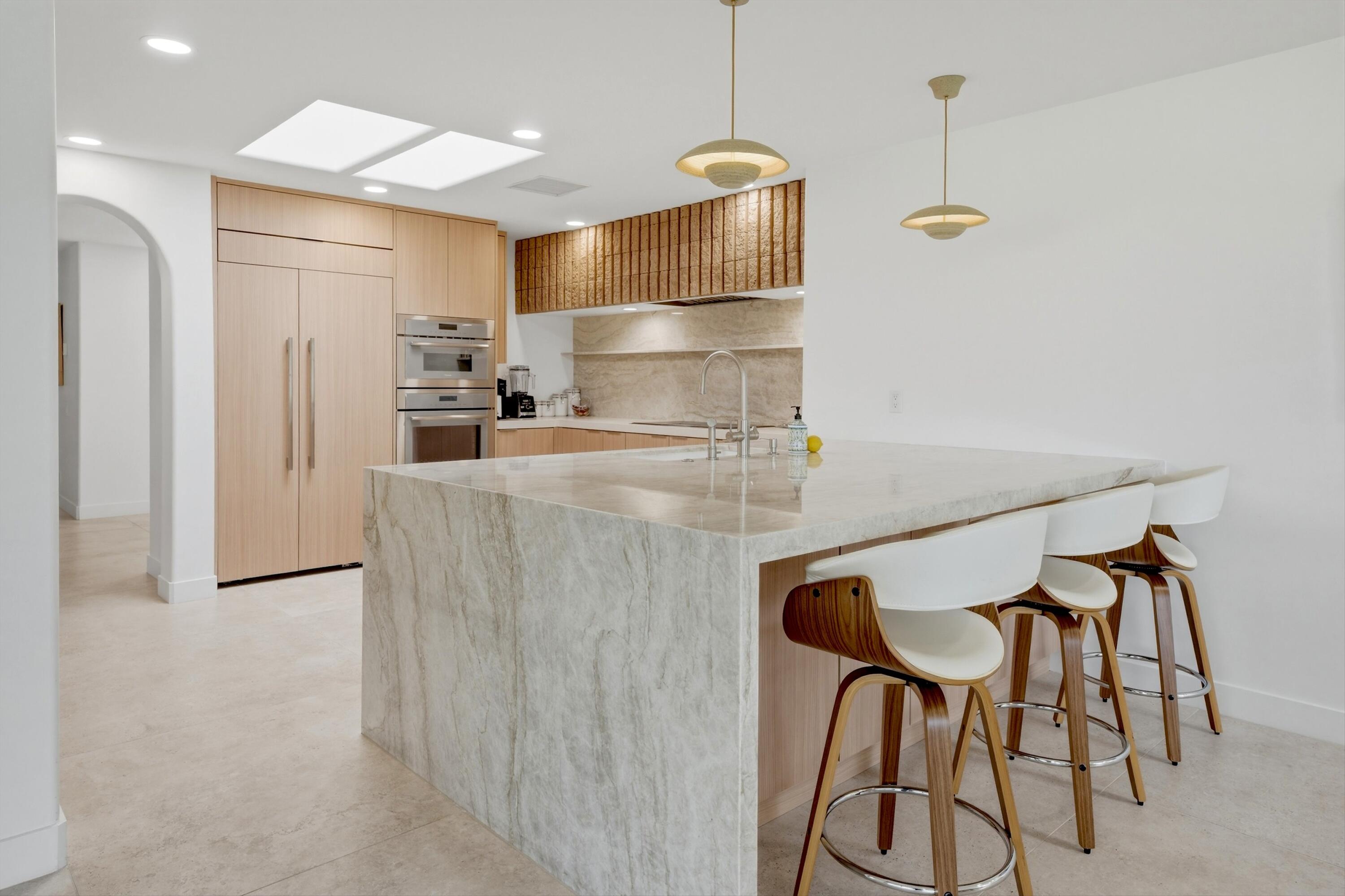 7 Tulane Court Rancho Mirage, CA 92270 - Photo 3 of 46 33-Photo-33