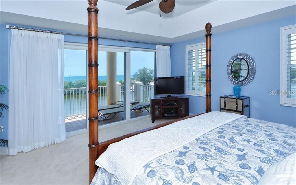 9008 Midnight Pass Road, Unit 4 Sarasota, FL 34242 - Photo 14 of 23