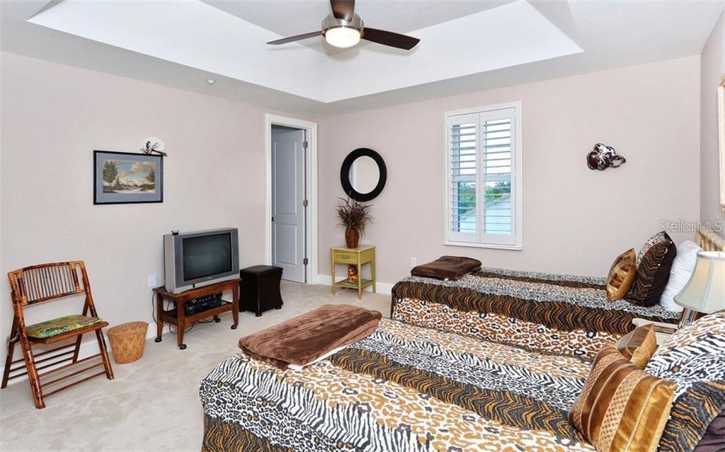 9008 Midnight Pass Road, Unit 4 Sarasota, FL 34242 - Photo 19 of 23