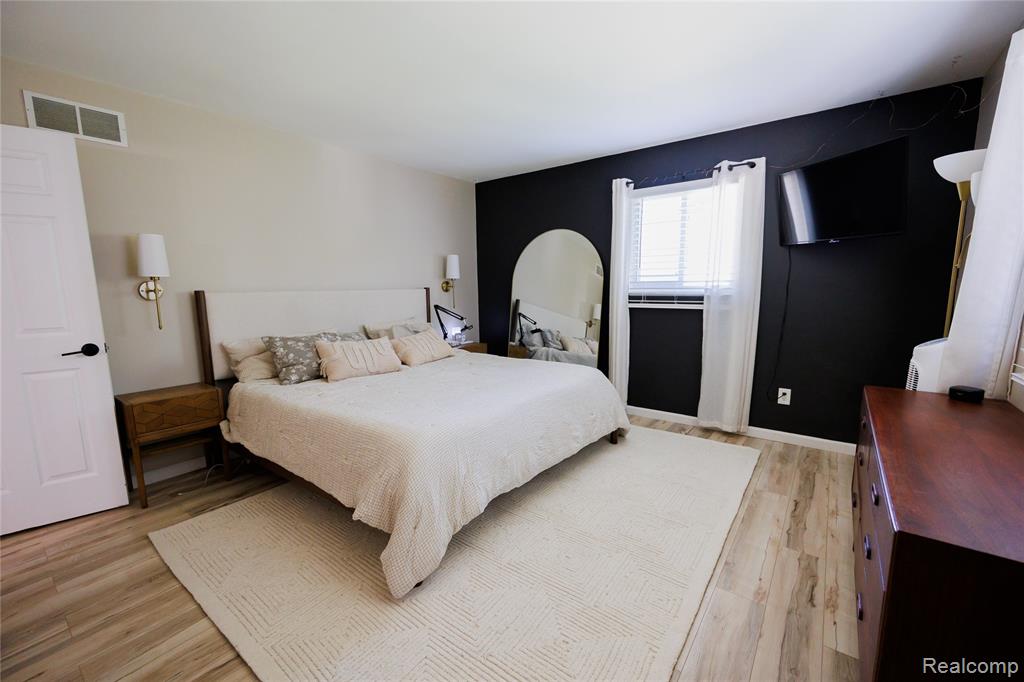 9420 Denton Hill Road Fenton, MI 48430 - Photo 10 of 27 Gallery Image 10