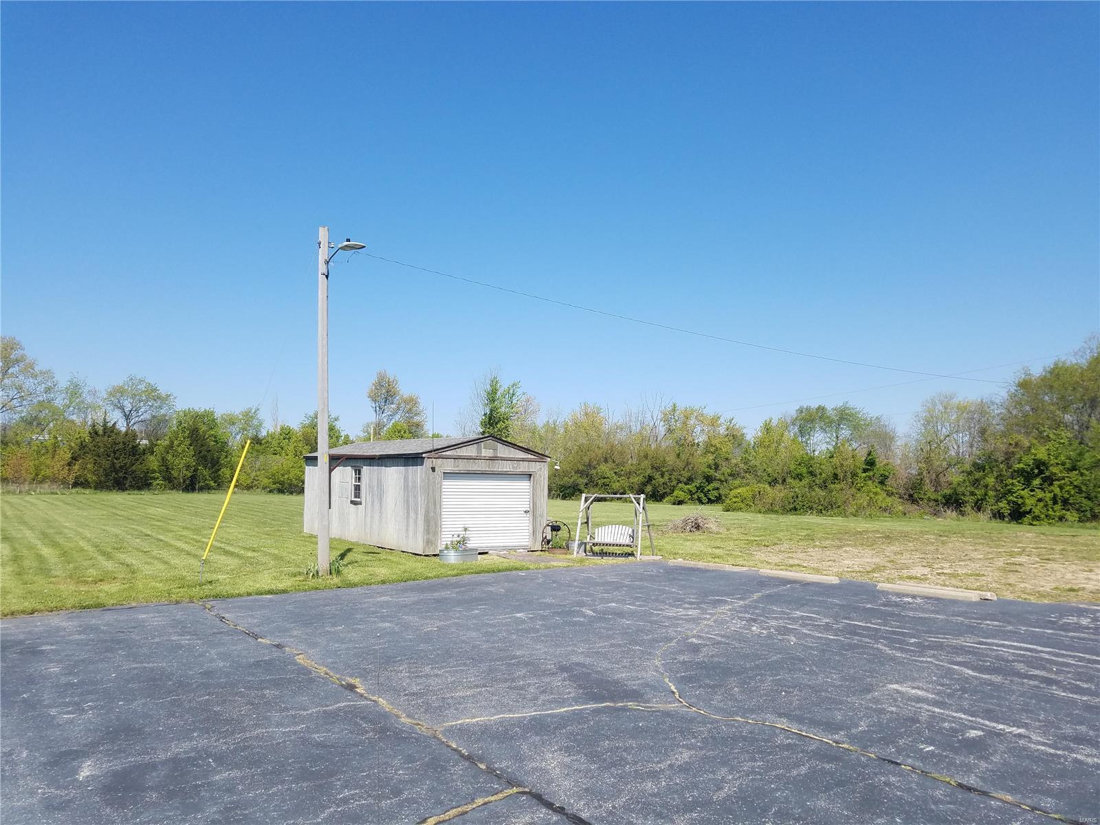 2906 Floraville Road Smithton, IL 62285 - Photo 8 of 8 Gallery Image 8
