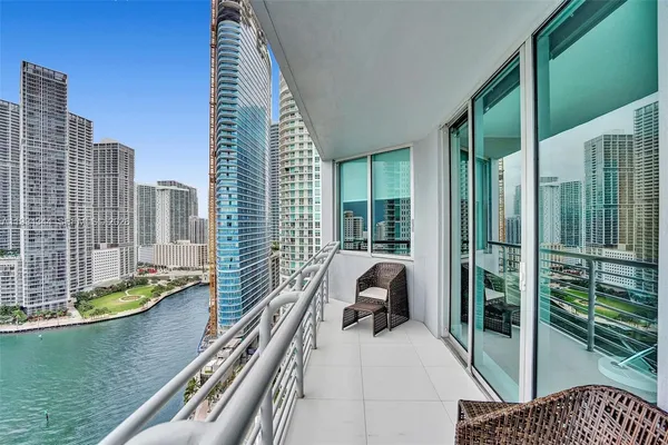 $4,900 | 325 South Biscayne Boulevard, Unit 2519, Miami, FL 33131