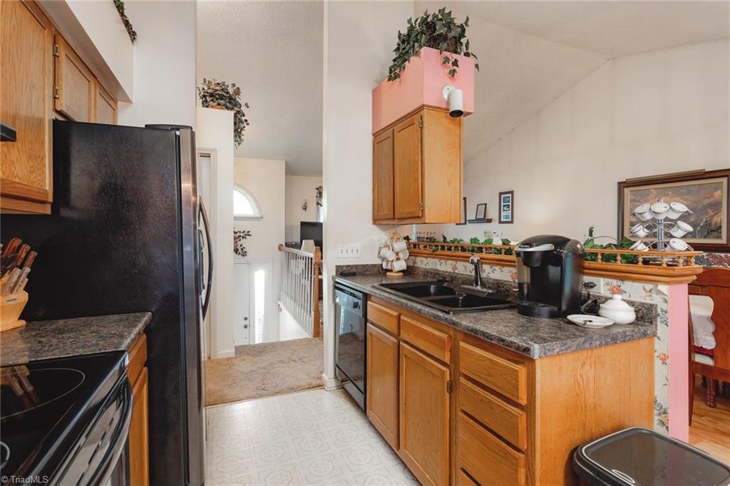 3604 Country Ridge Road Greensboro, NC 27405 - Photo 11 of 28 Gallery Image 11