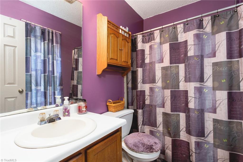 3604 Country Ridge Road Greensboro, NC 27405 - Photo 15 of 28 Gallery Image 15