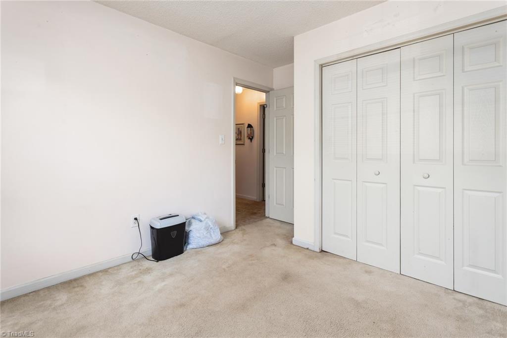 3604 Country Ridge Road Greensboro, NC 27405 - Photo 16 of 28 Gallery Image 16
