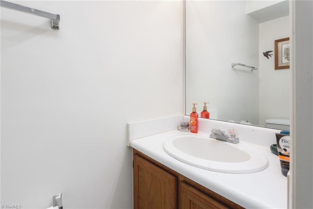 3604 Country Ridge Road Greensboro, NC 27405 - Photo 22 of 28 Gallery Image 22