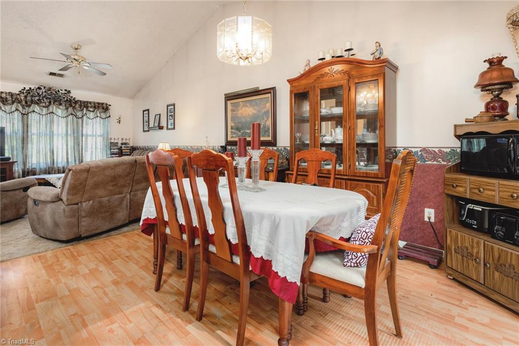 3604 Country Ridge Road Greensboro, NC 27405 - Photo 8 of 28 Gallery Image 8