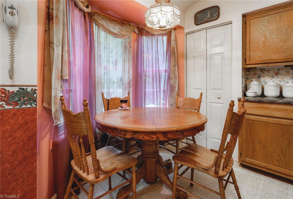 3604 Country Ridge Road Greensboro, NC 27405 - Photo 9 of 28 Gallery Image 9