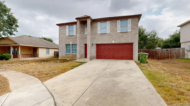 $299,900 | 16422 Turf Club, Selma, TX 78154