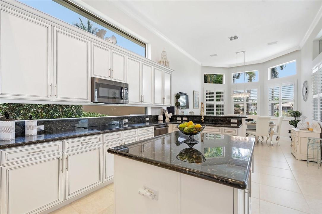 16391 Braeburn Ridge Trail Delray Beach, FL 33446 - Photo 10 of 31 Kitchen