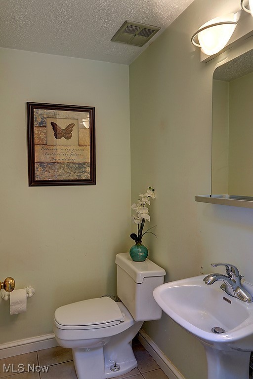 3323 East Fairfax Road Cleveland, OH 44118 - Photo 11 of 24 First-floor half bath
