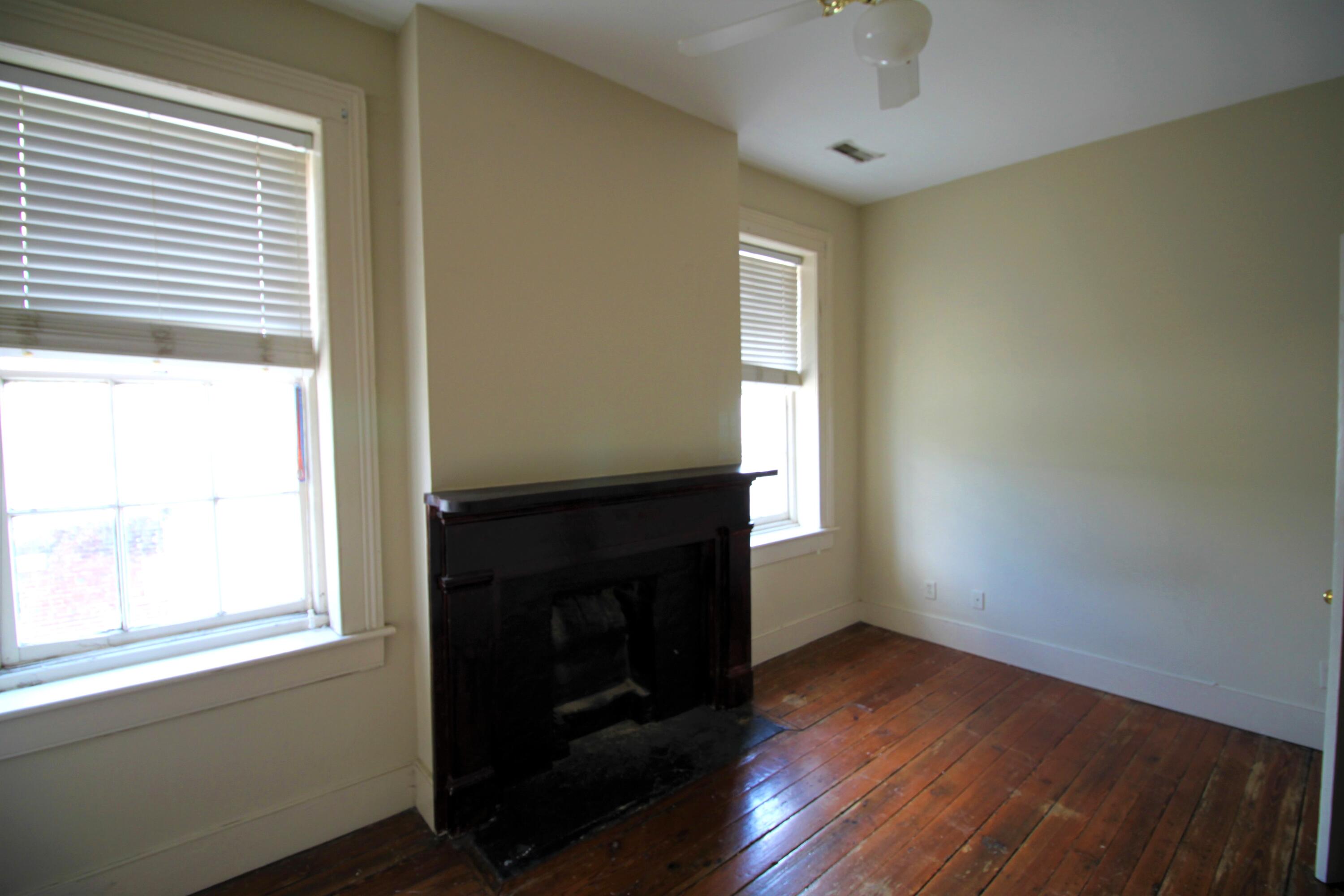 314 King Street, Unit D Charleston, SC 29401 - Photo 8 of 10 Middle Bedroom