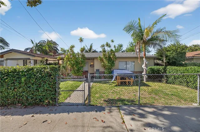 $1,271,000 | 560 North Grand Street, Orange, CA 92867