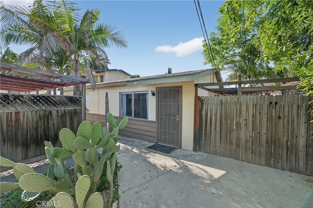 $1,271,000 | 560 North Grand Street, Orange, CA 92867