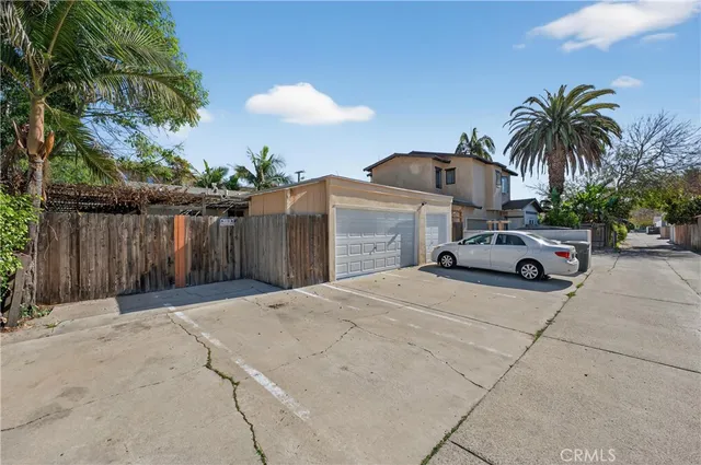 $1,271,000 | 560 North Grand Street, Orange, CA 92867