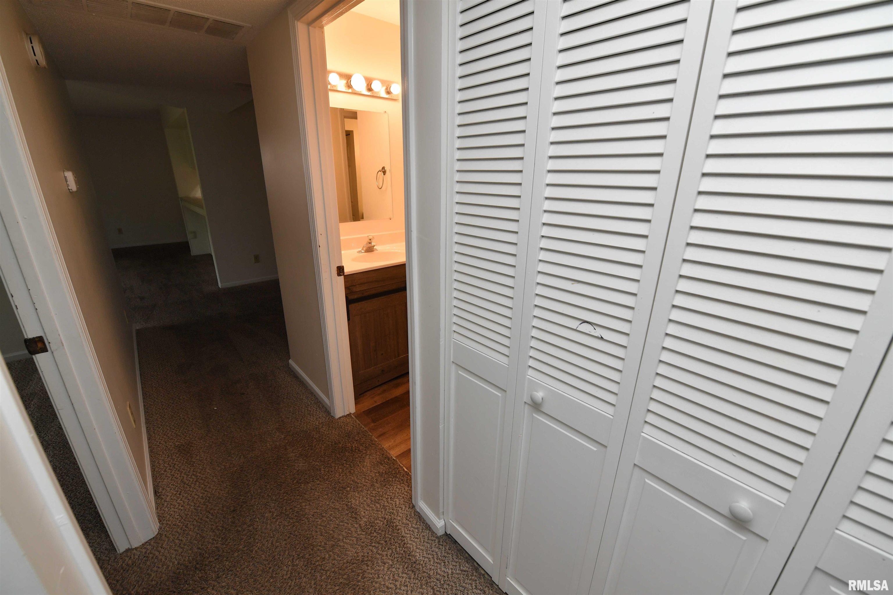 5734 Autumn Ridge Court Peoria, IL 61615 - Photo 27 of 38 Gallery Image 27