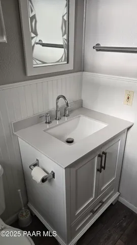 a close view of sink and tap