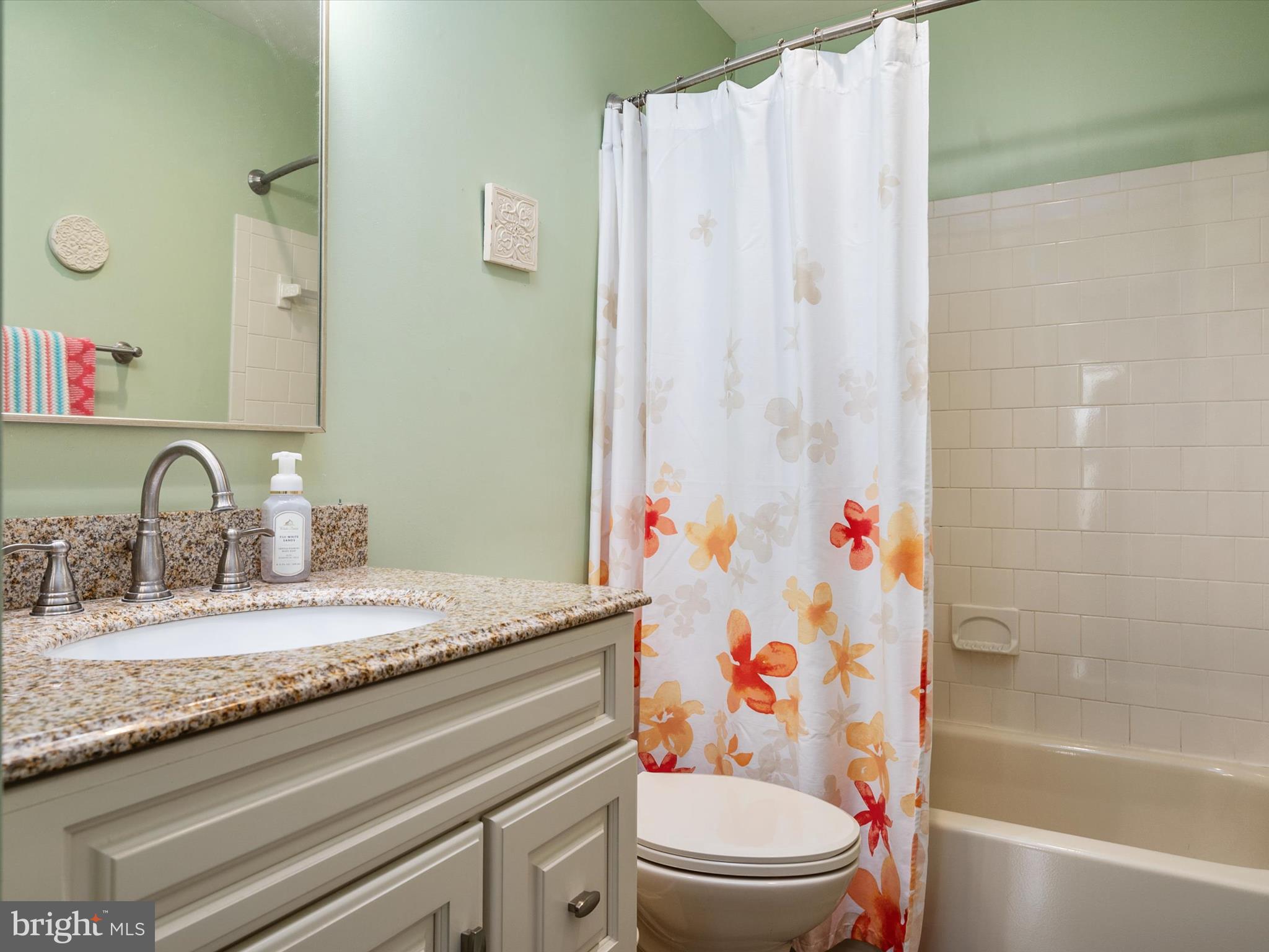 1905 Windys Run Road Catonsville, MD 21228 - Photo 30 of 51 Upper-Level Hallway Full Bath #2