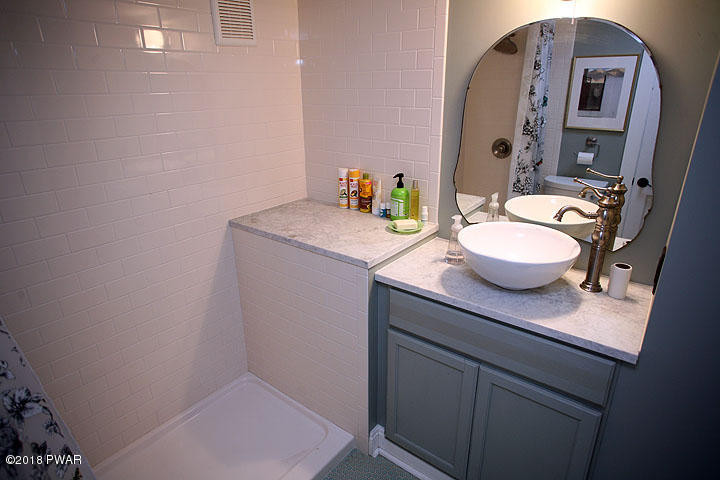 2573 River Road Damascus, PA 18415 - Photo 18 of 25 Full bath lower level
