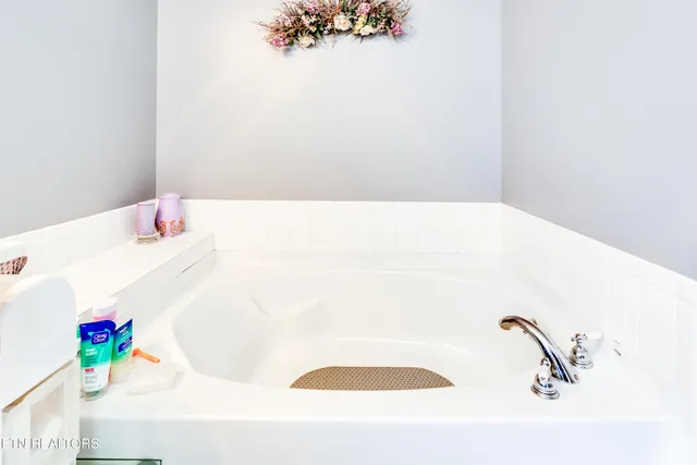 $439,900 | 949 Hill Street, Jellico, TN 37762