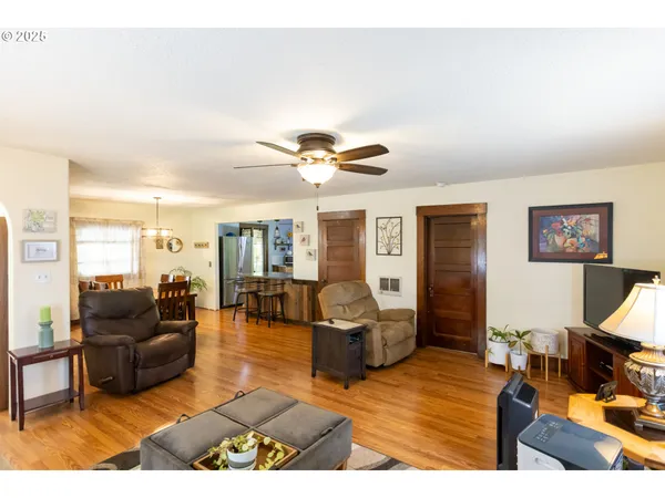 $699,000 | 2442 Kingsley Road, Hood River, OR 97031