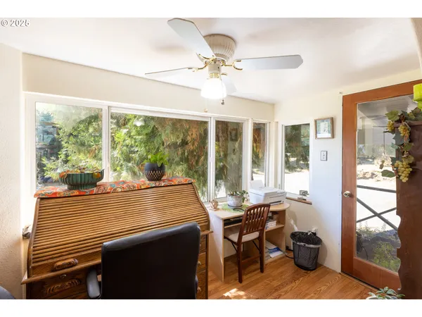 $699,000 | 2442 Kingsley Road, Hood River, OR 97031