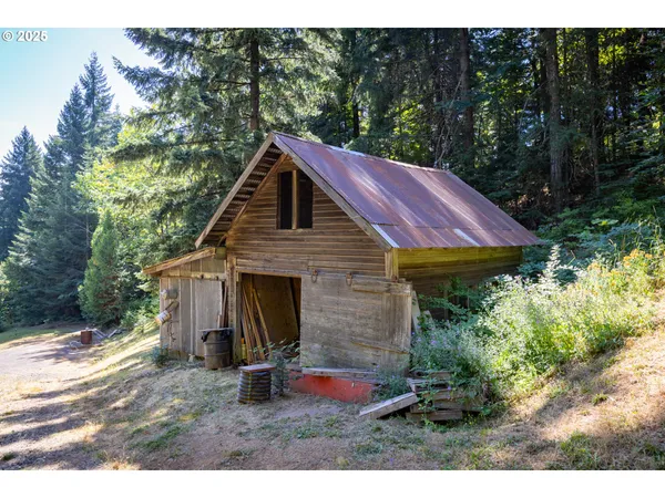 $699,000 | 2442 Kingsley Road, Hood River, OR 97031