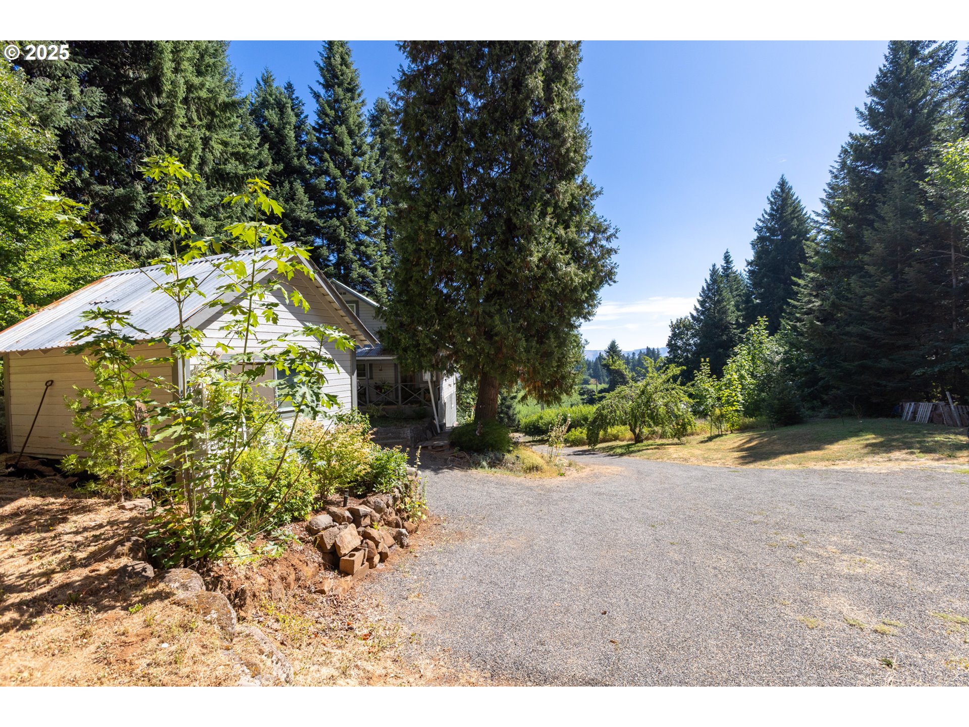 2442 Kingsley Road Hood River, OR 97031 - Photo 32 of 38