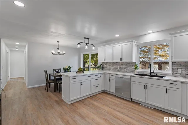 $229,900 | 424 Docia Road, Hillsdale, IL 61257