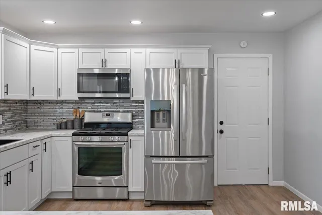 $229,900 | 424 Docia Road, Hillsdale, IL 61257