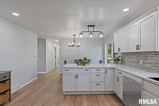 $229,900 | 424 Docia Road, Hillsdale, IL 61257