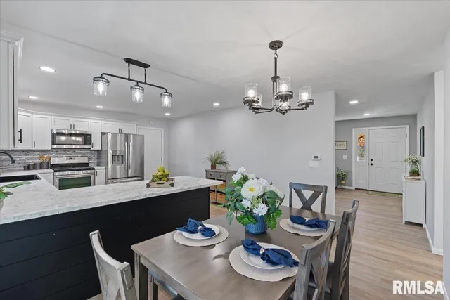 $229,900 | 424 Docia Road, Hillsdale, IL 61257