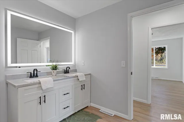 $229,900 | 424 Docia Road, Hillsdale, IL 61257