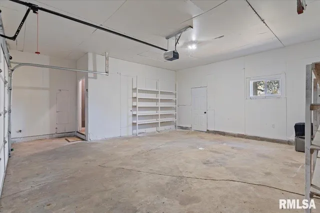 $229,900 | 424 Docia Road, Hillsdale, IL 61257