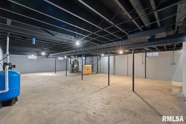 $229,900 | 424 Docia Road, Hillsdale, IL 61257