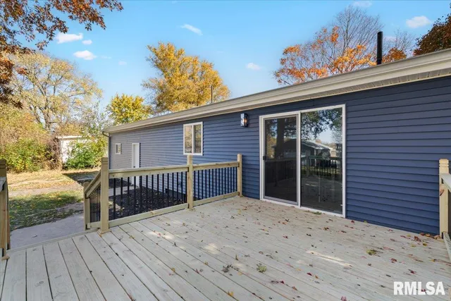 $229,900 | 424 Docia Road, Hillsdale, IL 61257