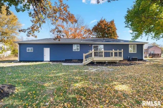 $229,900 | 424 Docia Road, Hillsdale, IL 61257