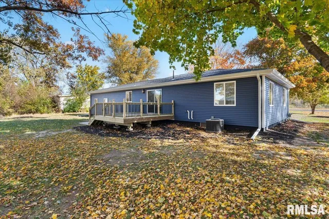 $229,900 | 424 Docia Road, Hillsdale, IL 61257