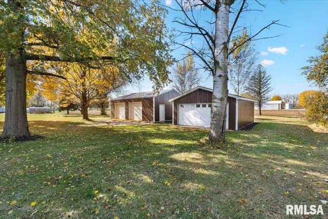 $229,900 | 424 Docia Road, Hillsdale, IL 61257