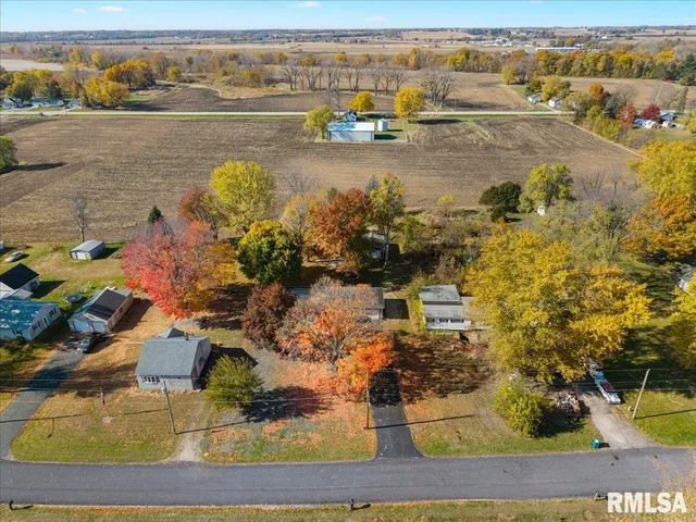 $229,900 | 424 Docia Road, Hillsdale, IL 61257