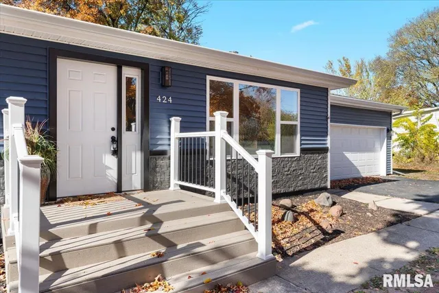 $229,900 | 424 Docia Road, Hillsdale, IL 61257