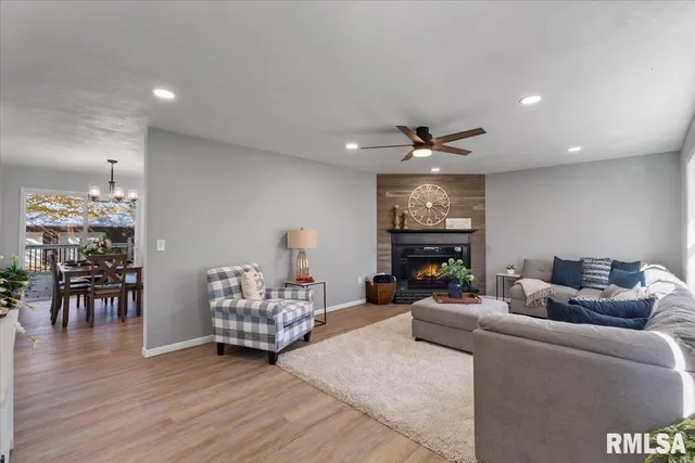 $229,900 | 424 Docia Road, Hillsdale, IL 61257